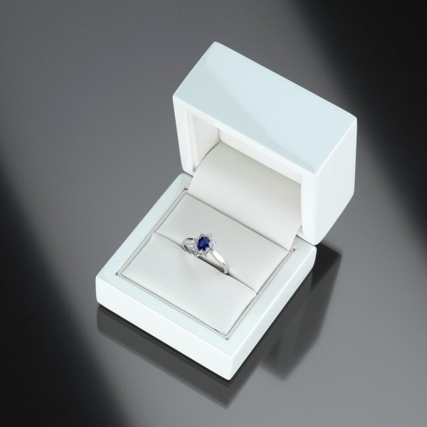 Viele Frauen wünschen sich einen Ring wie Princess Kate - Duchess of Cambridge - zur Verlobung.